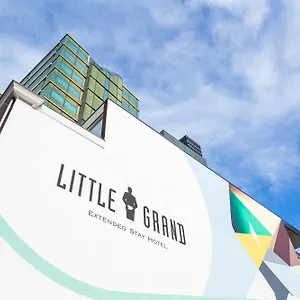https://little-grand-eindhoven.valkenburgaandegeul-hotels.com